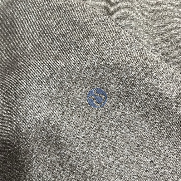 ❤️SOLD❤️Lululemon Relaxed Fit Crop 11 in Heathered Wren Pant - Picture 2 of 10